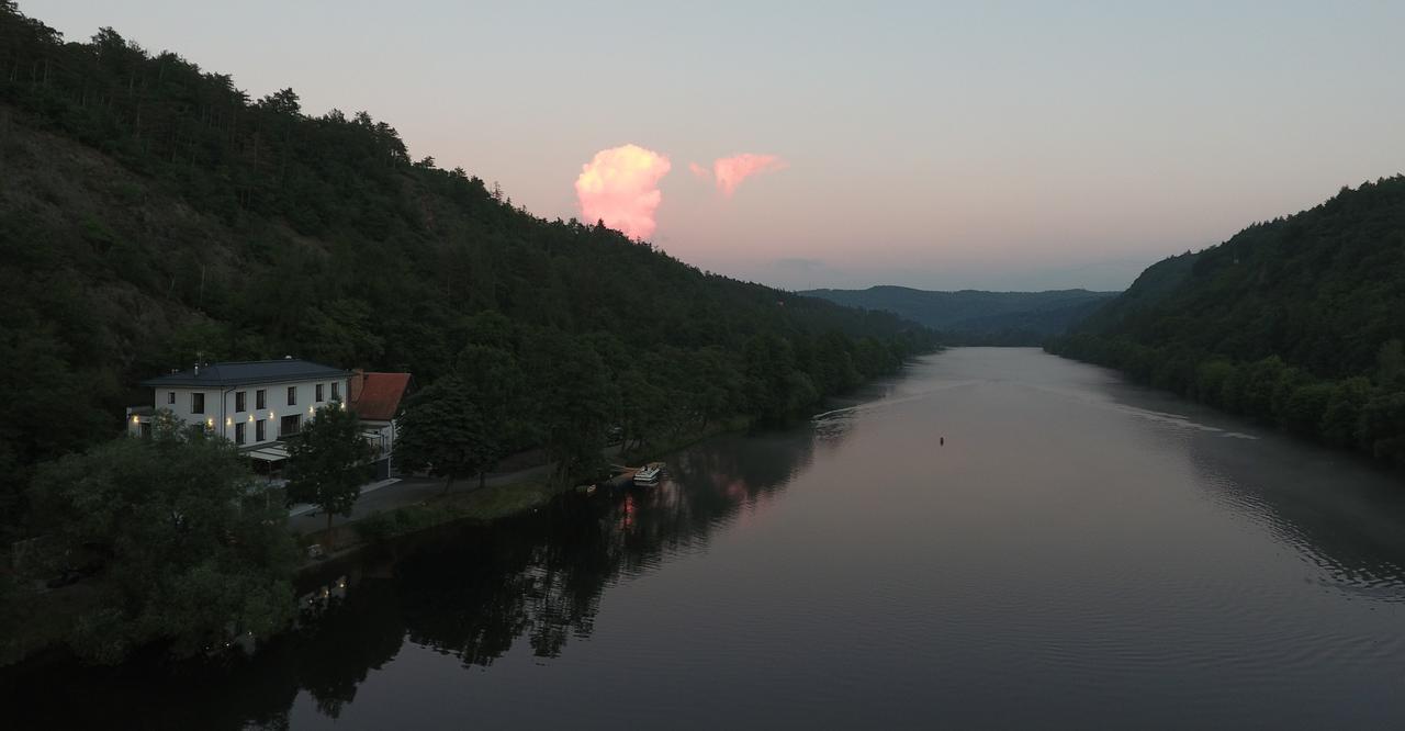 Hotel Mandat Hradišťko Eksteriør bilde