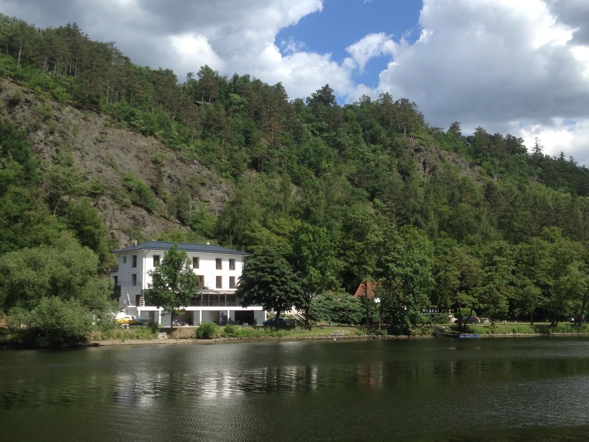 Hotel Mandat Hradišťko Eksteriør bilde